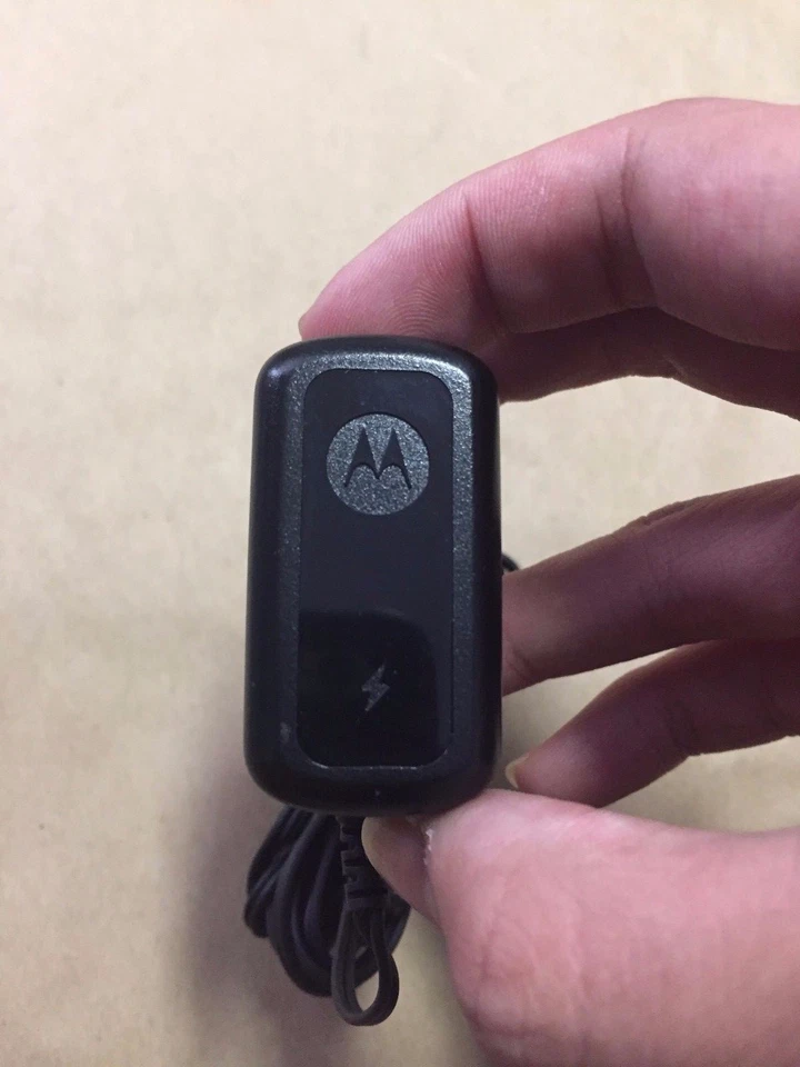 Cargador USB Motorola Negro - ¡ENVÍO GRATUITO! Foto 3 de 4