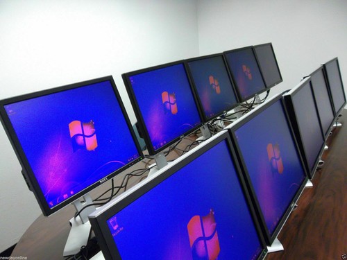 LOT-20 Dell 17" UltraSharp Monitor 4-Port USB DVI VGA FP816 CC280 1707FP 1708FP - Picture 2 of 12