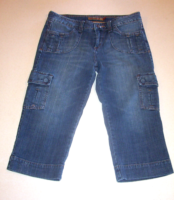 Junior Women's Mudd Mid-Rise Blue Denim Capris 11