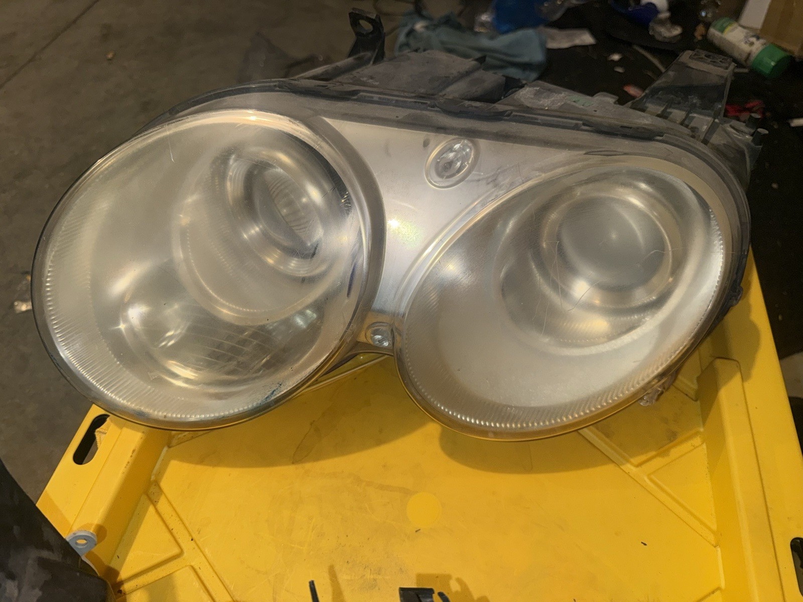 2005 Bentley Continental GT Coupe right and left headlight
