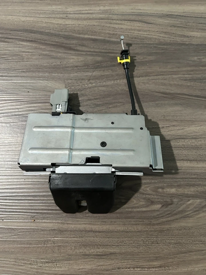 Actuador de bloqueo de puerta levadiza de pestillo de puerta trasera Volvo XC90 2003-2014 30753480 PROBADO POR FABRICANTE DE EQUIPOS ORIGINALES Foto 4 de 4