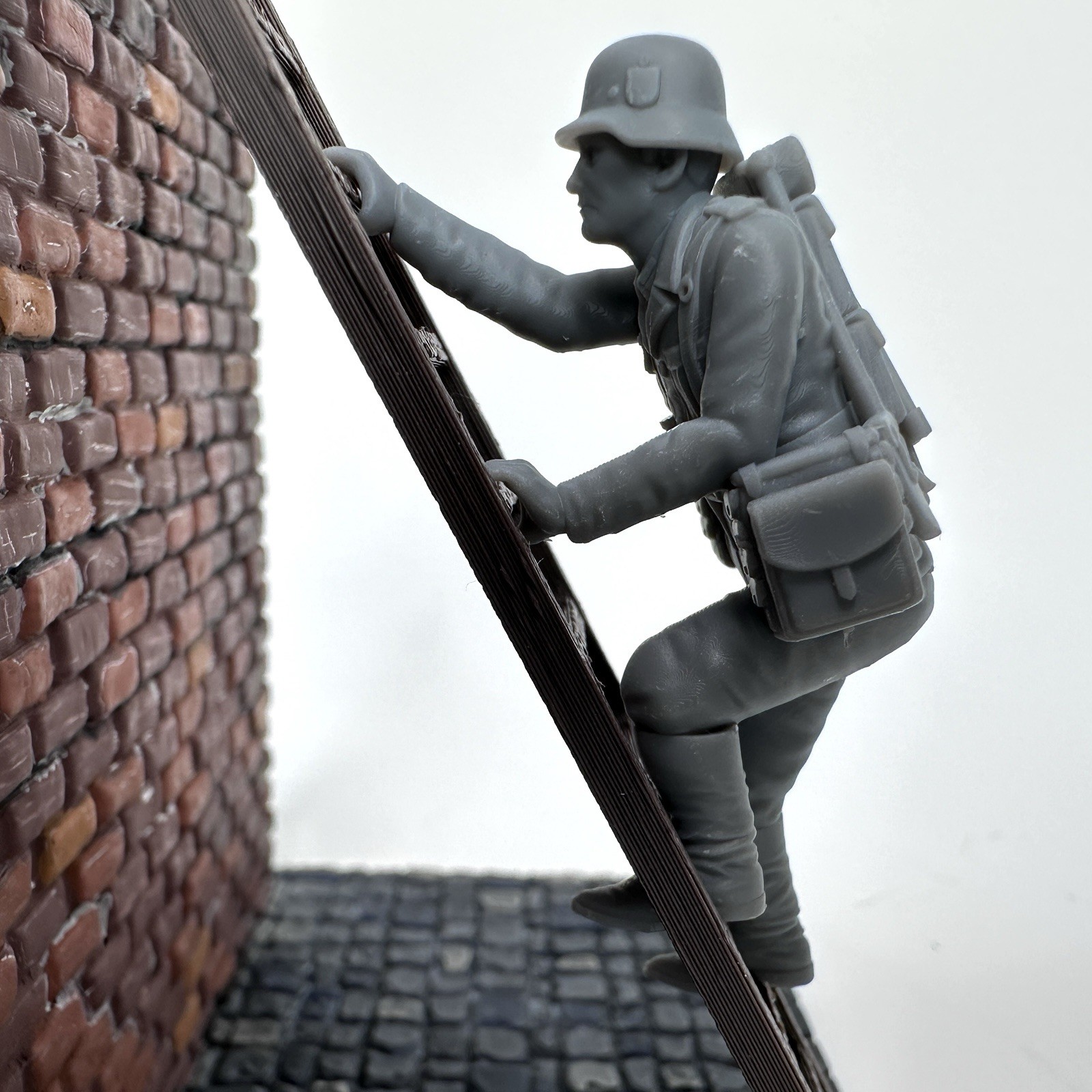 World War 2 German SAPPER Climbing Ladder Toy Soldier 3D Resin 1/32 WW2 Figure