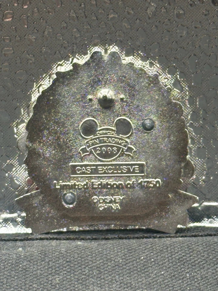 RARE Disney Cast Member 2008 Christmas Pin LE 1750 Mickey & Minnie Wreath WDW - Image 4 of 4