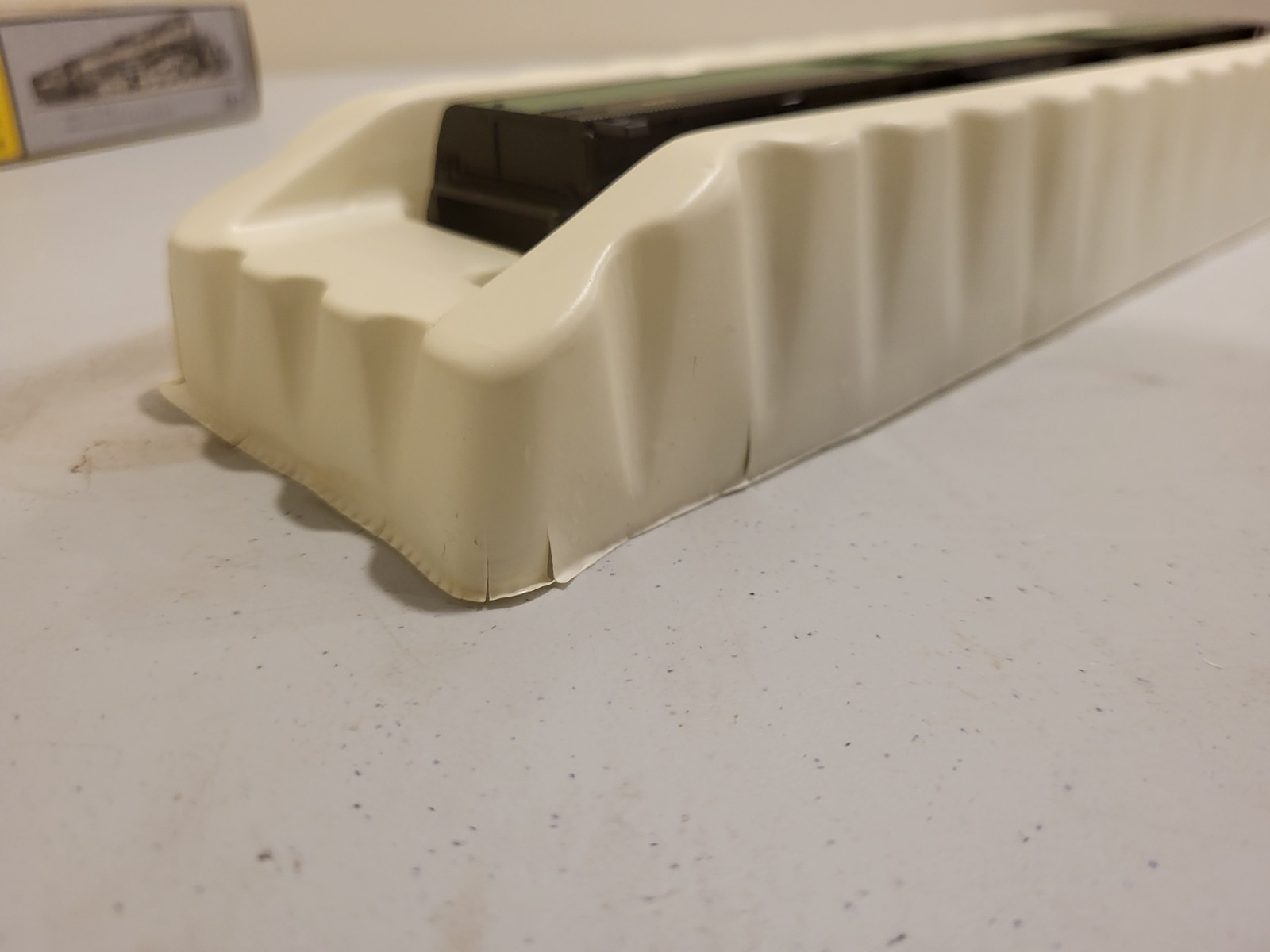 HO Scale AHM/Rivarossi Northern Pacific Baggage Express Coach thumbnail 8