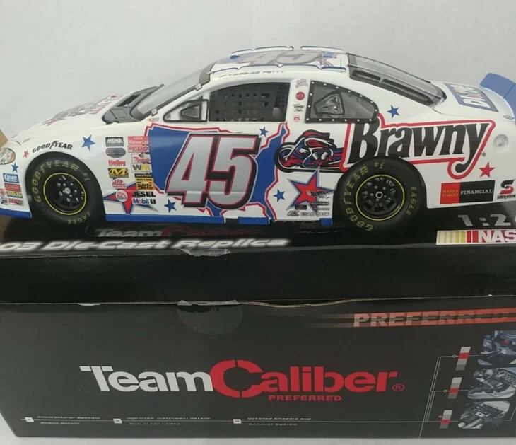 lot of 4 team caliber 1:24 scale racing cars #16, #17, #36 Ken Schrader M&M, #45 - Image 4 of 4