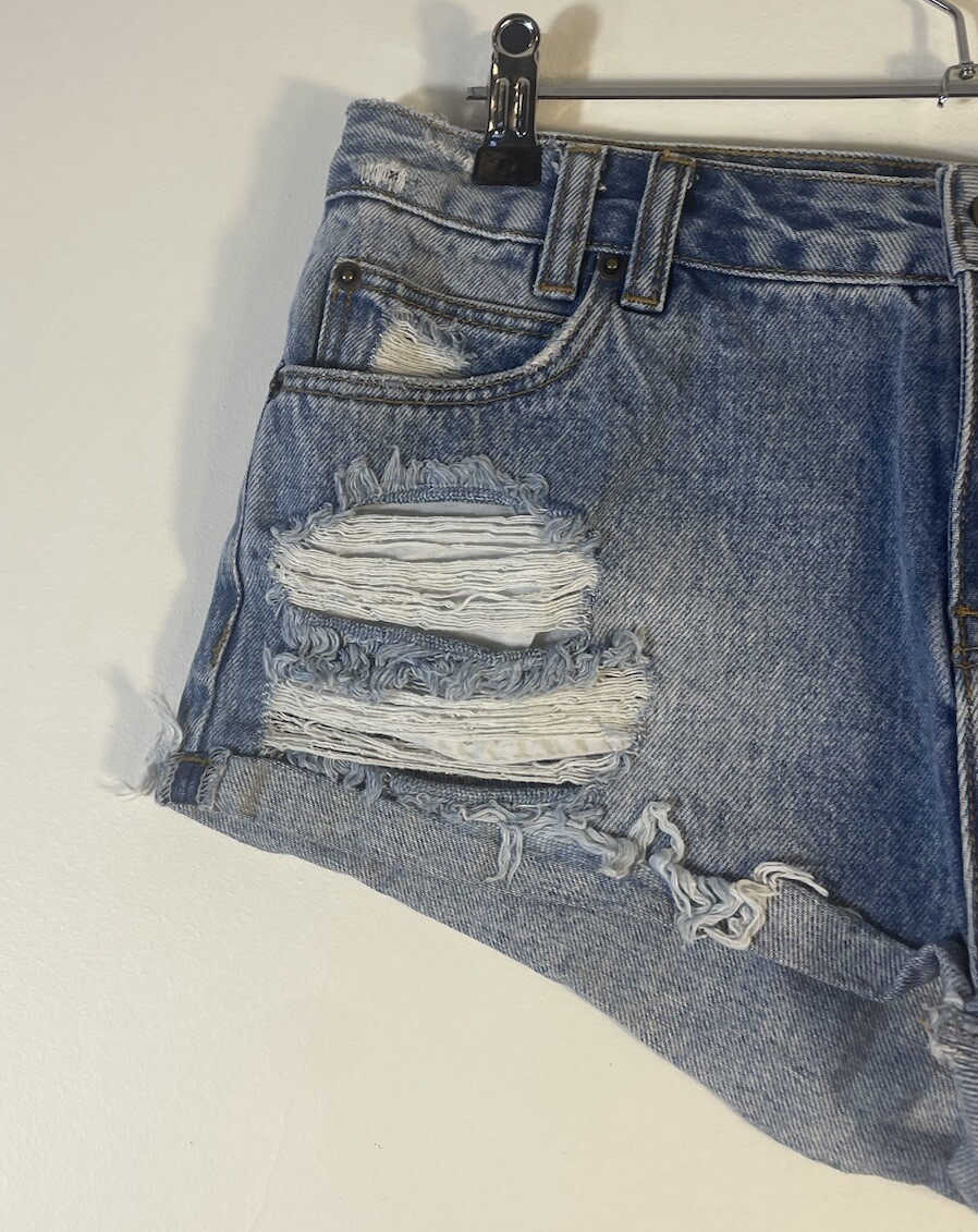 Picture 4 of 16