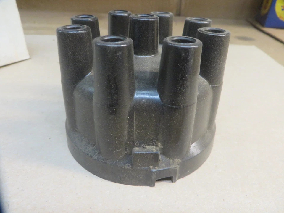 DISTRIBUTOR CAP FORECAST # F934 REPLACES # DH6 vintage new N O S  - Image 2 of 4