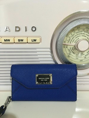 iphone 5 michael kors clutch