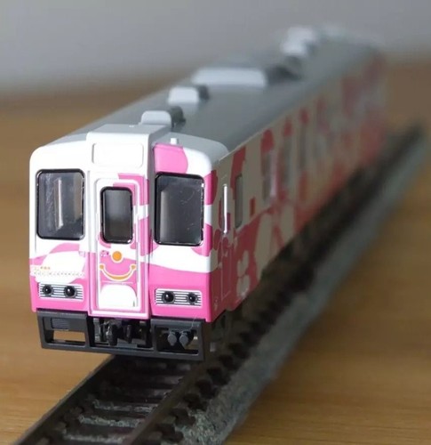 Tomix 2652 N gauge Sanriku Railway Diesel Type 36 (Sakura livery) - Picture 6 of 11