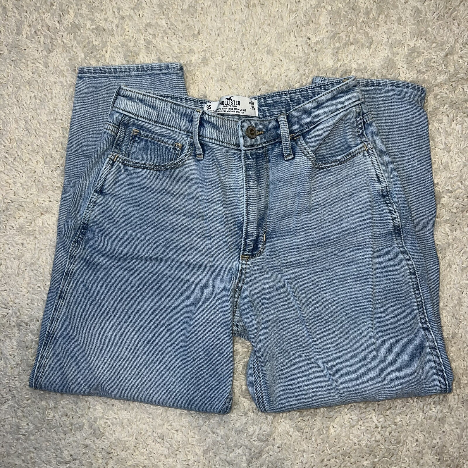 Hollister curvy high-rise mom jeans light wash size 3 / 26 short-image