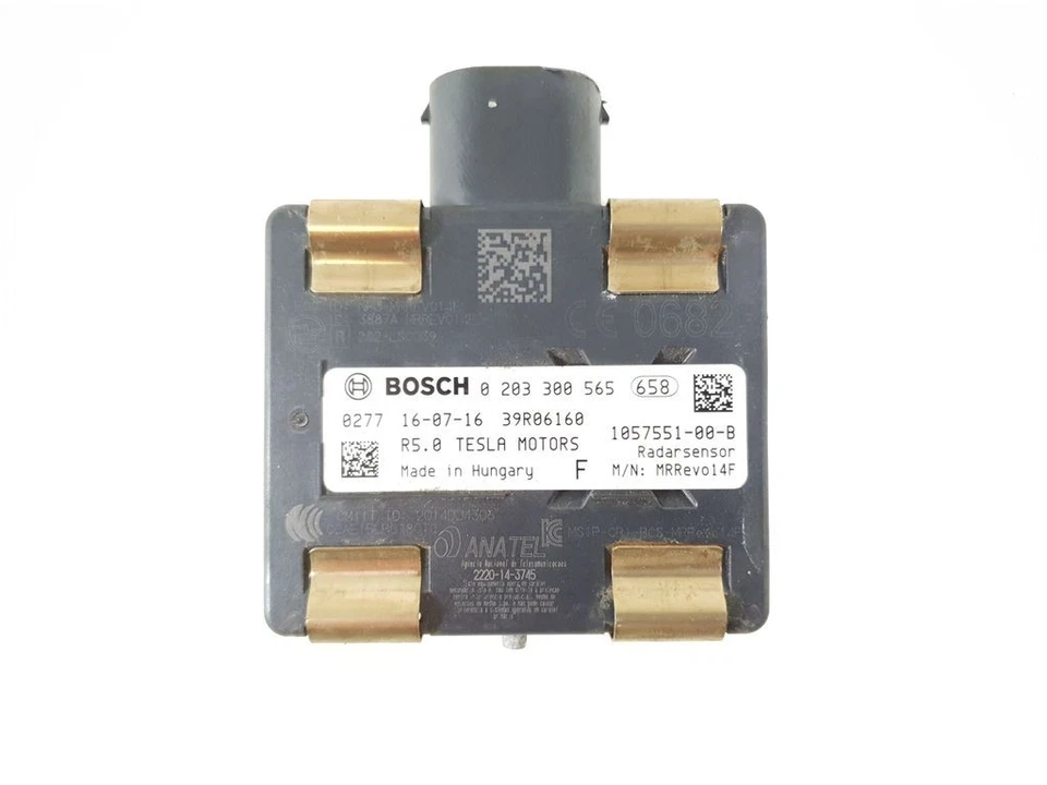 Tesla Model X 2016 Distronic radar sensor 1057551-00-B TLD11114 - Image 2 of 4
