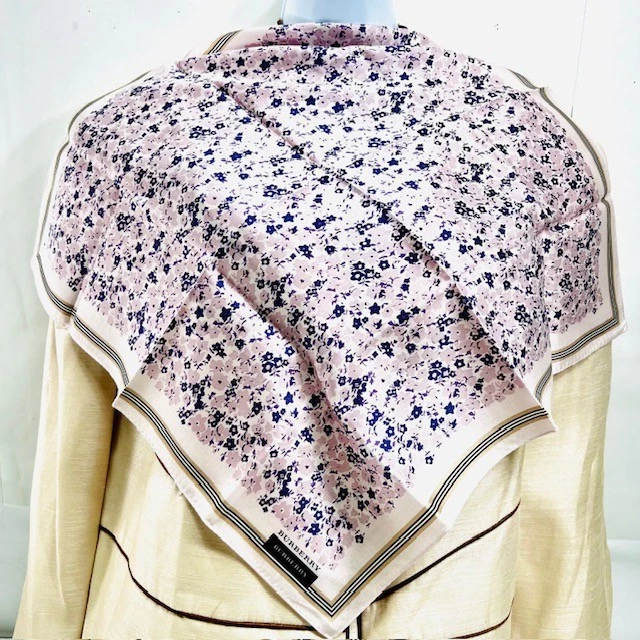 (5) Nueva Mini Bufanda Burberry London 19" Seda/Algodón Rosa Floral y Más (Selecciona 1 Foto 4 de 4