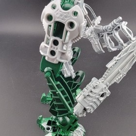 LEGO BIONICLE: TOA INIKA KONGU ( 8731 ) Complete except only 1 Zamor + Spare Pcs