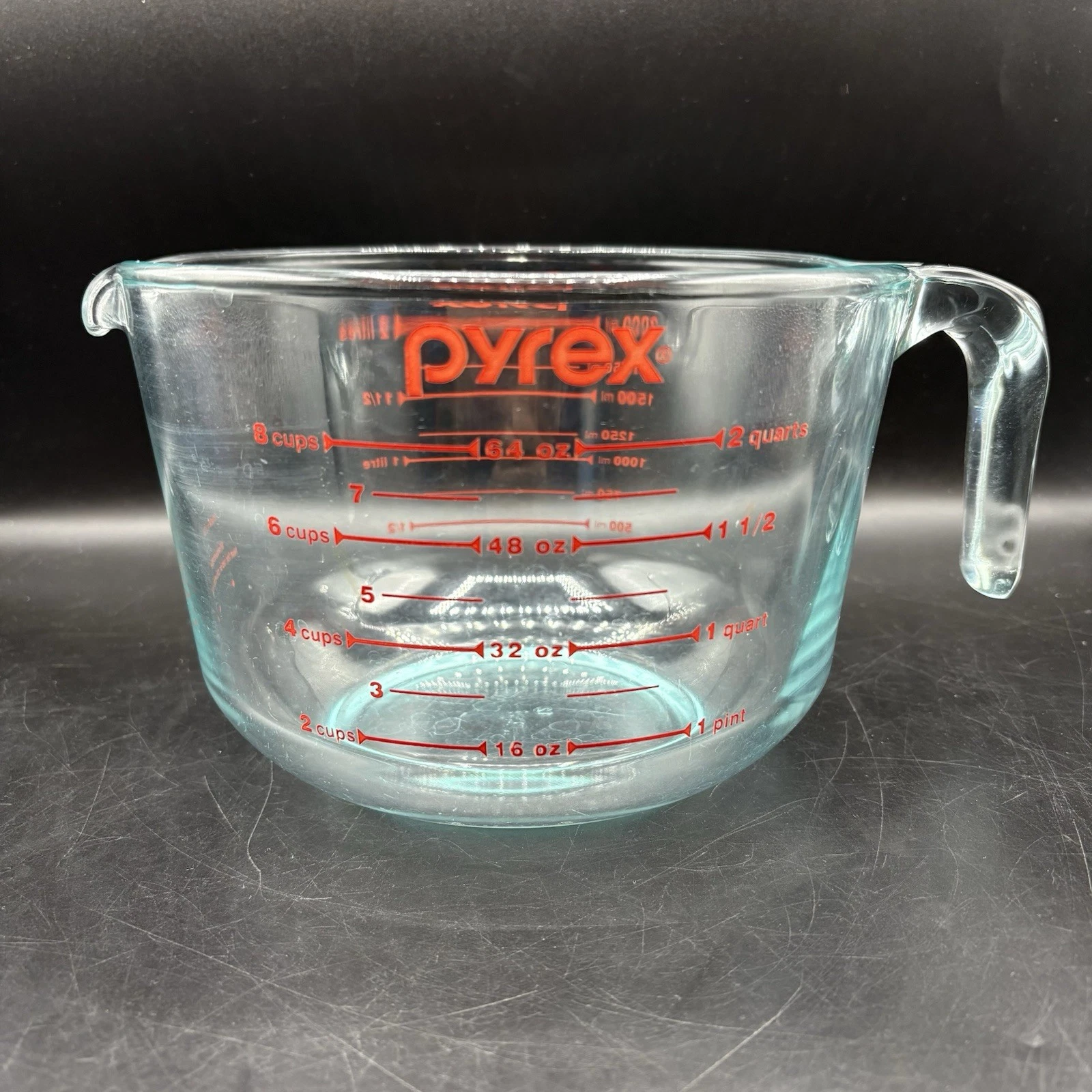 pyrex 8 Cup 64 Oz 2 Quart Glass Measuring Cup Mixing Bowl Red Letters CLEAN
