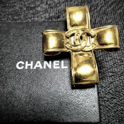 CHANEL CC Logo Cross Brooch 94P Gold Color W 6cm x H 6cm