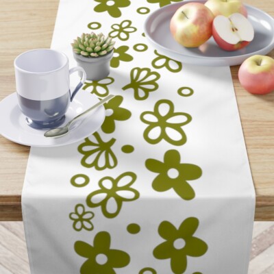 Corelle Crazy Daisy Pyrex Inspired Table Runner, Spring Blossom Green