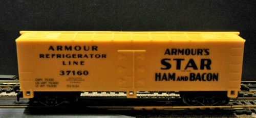 INDUSTRIAL RAIL HO Scale 40' Scribed Wood Side Reefer Car "ARMOUR" - Picture 4 of 12