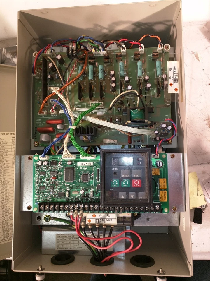 NATIONAL MATSUSHITA PANASONIC 5.5KW 7.5 HP INVERSOR DRIVE TIPO 400 VF-6 BFV60554 Foto 4 de 4