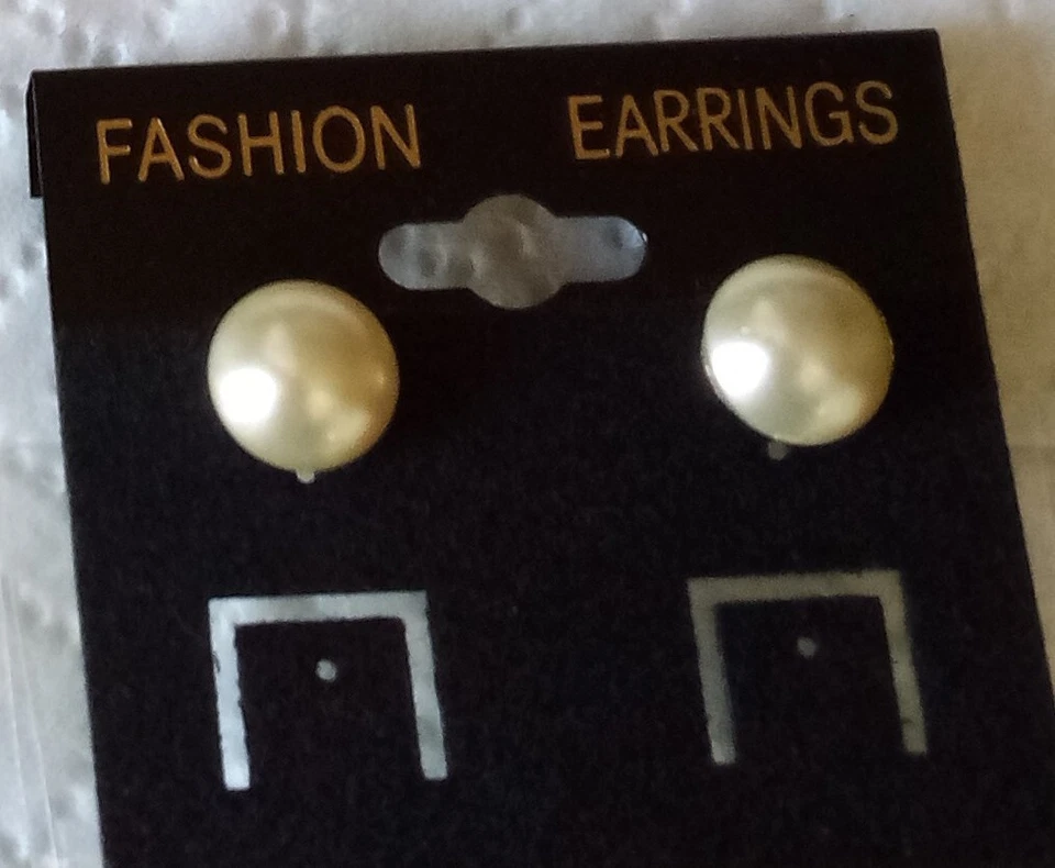 Swarovski Crystal Pearls, 10mm Cream Stud Earrings. - Image 3 of 3