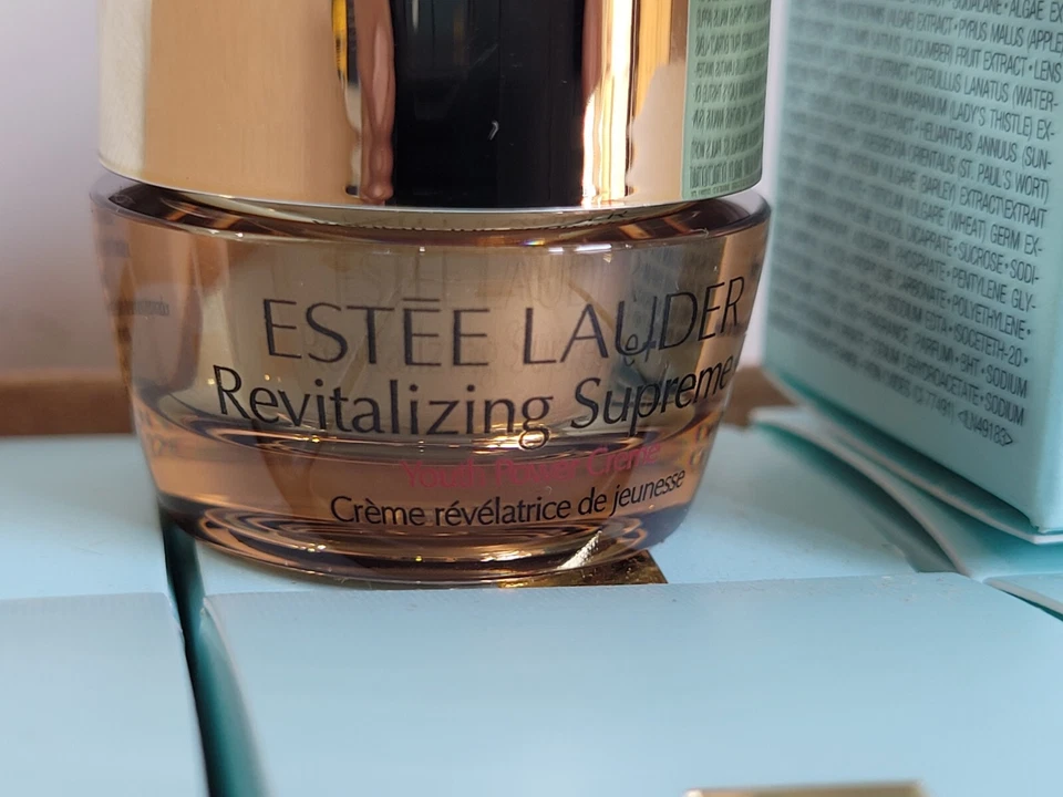 Crema revitalizante Estee Lauder Supreme+ Youth Power .17 oz/5 ml cantidad total 12 Foto 3 de 4