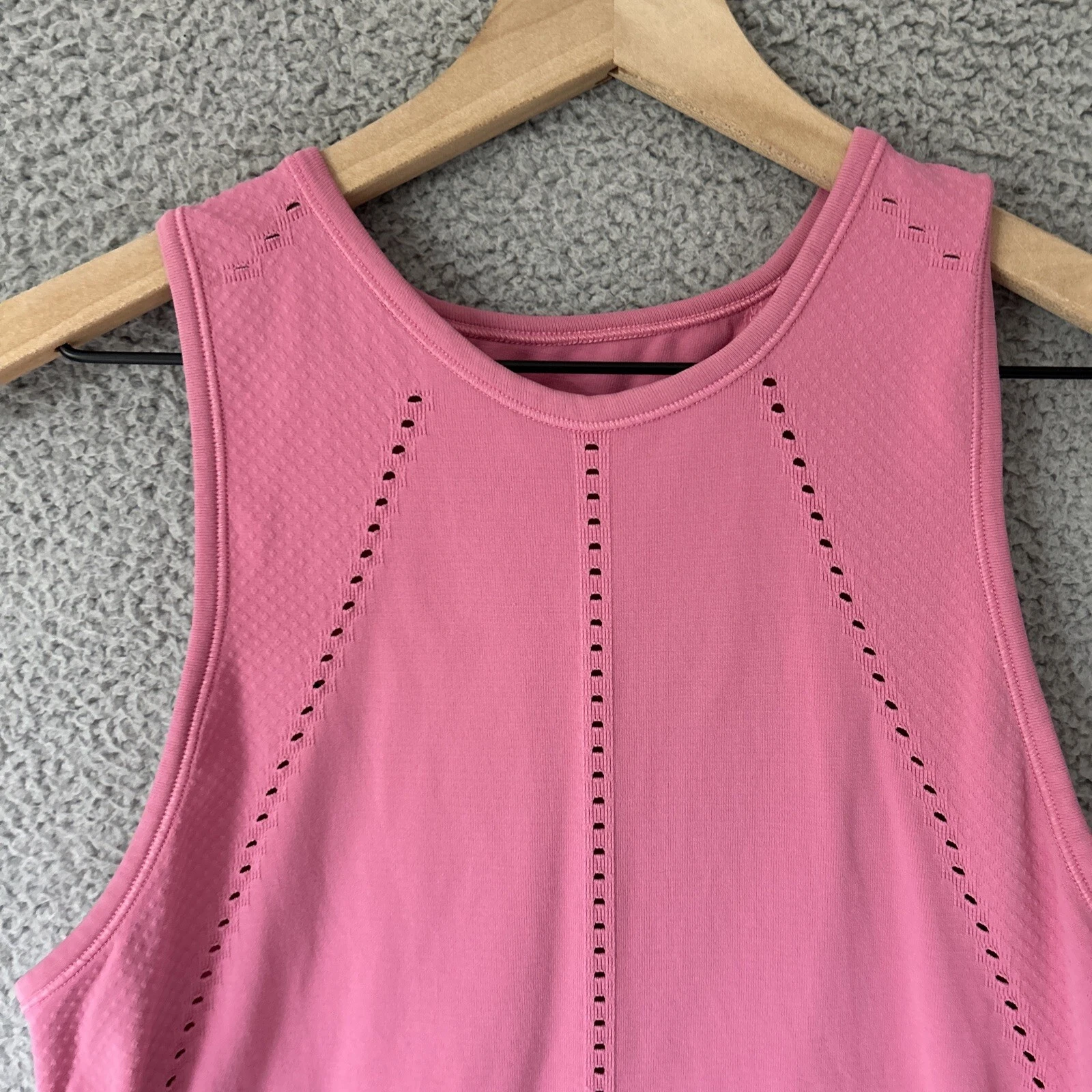 athleta foothill split back workout sleeveless high neck tank-top