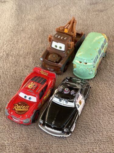 Disney Pixar Cars Lightning McQueen, Mater, Fillmore & Sheriff Druckguss 1:55 - Bild 1 von 7