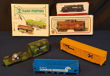 HO Scale Model Train Collection Lot - 6 Pces 3 Boxed/3 Loose