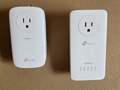  TP-Link AV1300 Powerline Wi-Fi Extender & Gigabit Adapter Kit (TL-WPA8631P KIT)