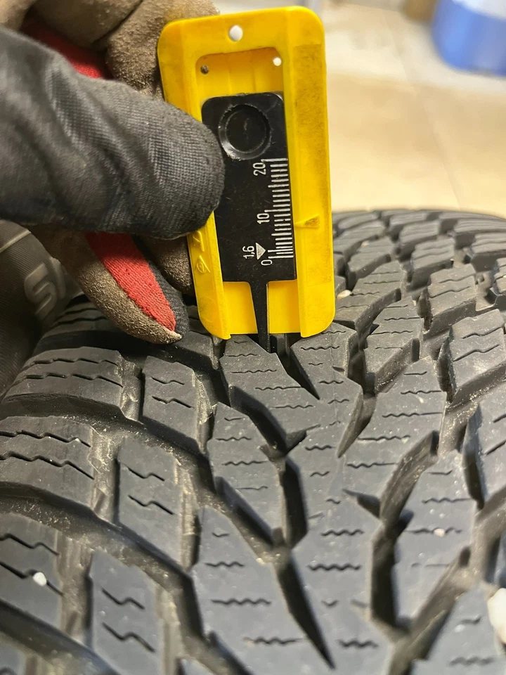 4x  VW Winterräder M&S Nokian 185/60 R15 88T - Original für VW Polo 6R 6C  - Bild 2 von 4