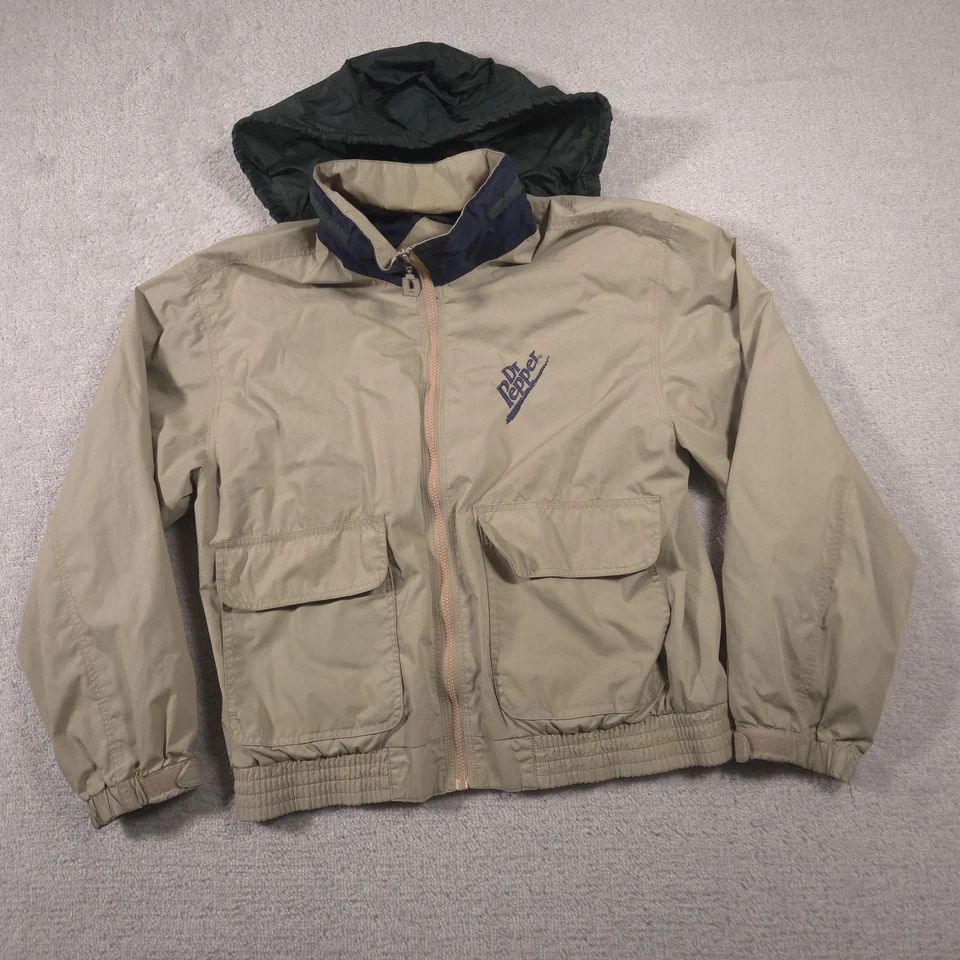 Chaqueta Dr Pepper Para Hombre Mediana Caqui Dunbrooke Con Capucha Cremallera Completa Rompevientos Logo Foto 2 de 4