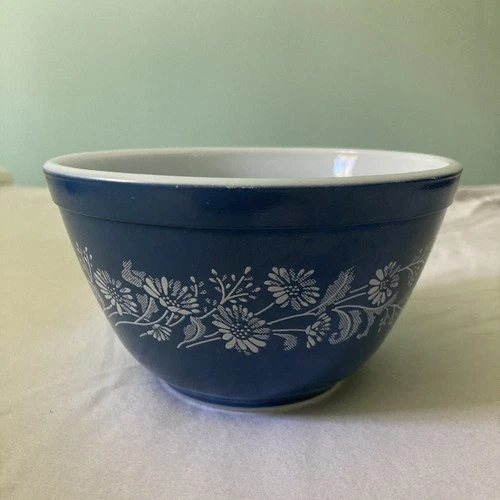 Pair 2 Vintage Pyrex COLONIAL MIST 401 3 Cup 750 ML Mixing Bowl Corning N.Y. USA