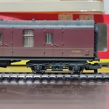 Hornby R4204A BR Mk1 Parcels Coach M80855 Maroon Weathered OO Gauge