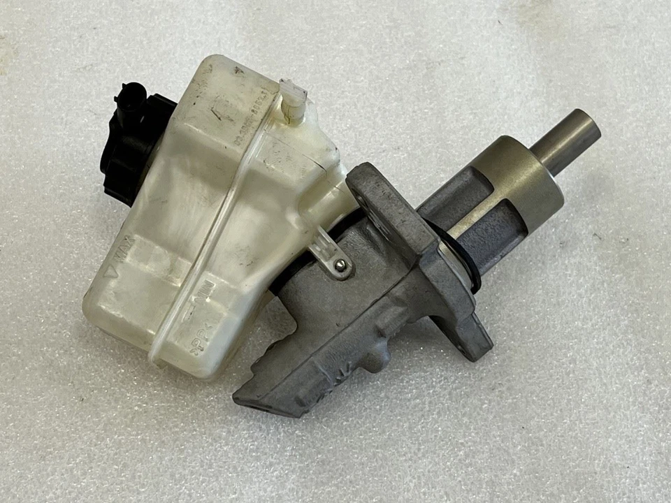 BMW 328i E92 2009 cilindro maestro de freno con depósito 34336785664 Foto 2 de 4