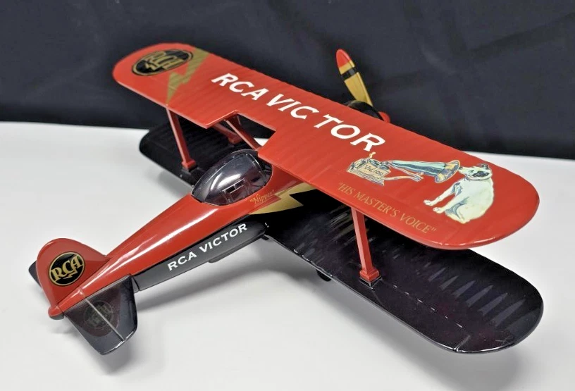 Gearbox Collectible 3189 RCA VICTOR Modified 1932 Stearman Biplane Coin Bank/Key - Image 4 of 4