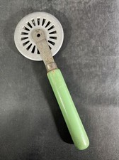 Vintage Vaughan's GREEN Handle Pie Trimmer & Sealer Made in USA