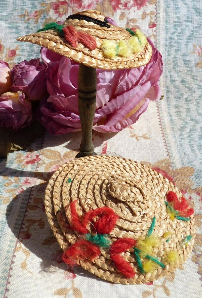 Duo De Chapeaux Miniatures Niçois Pour Poupée – Paille Tressée, Vers 1920 – France
