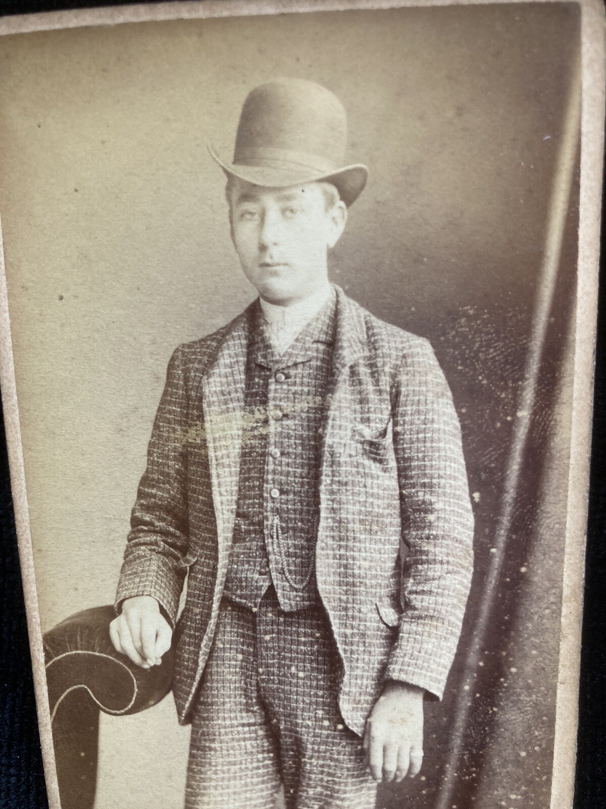 CDV PHOTO HANDSOME YOUNG MAN FASHION HAT SUIT BY SPANTON BURY ST