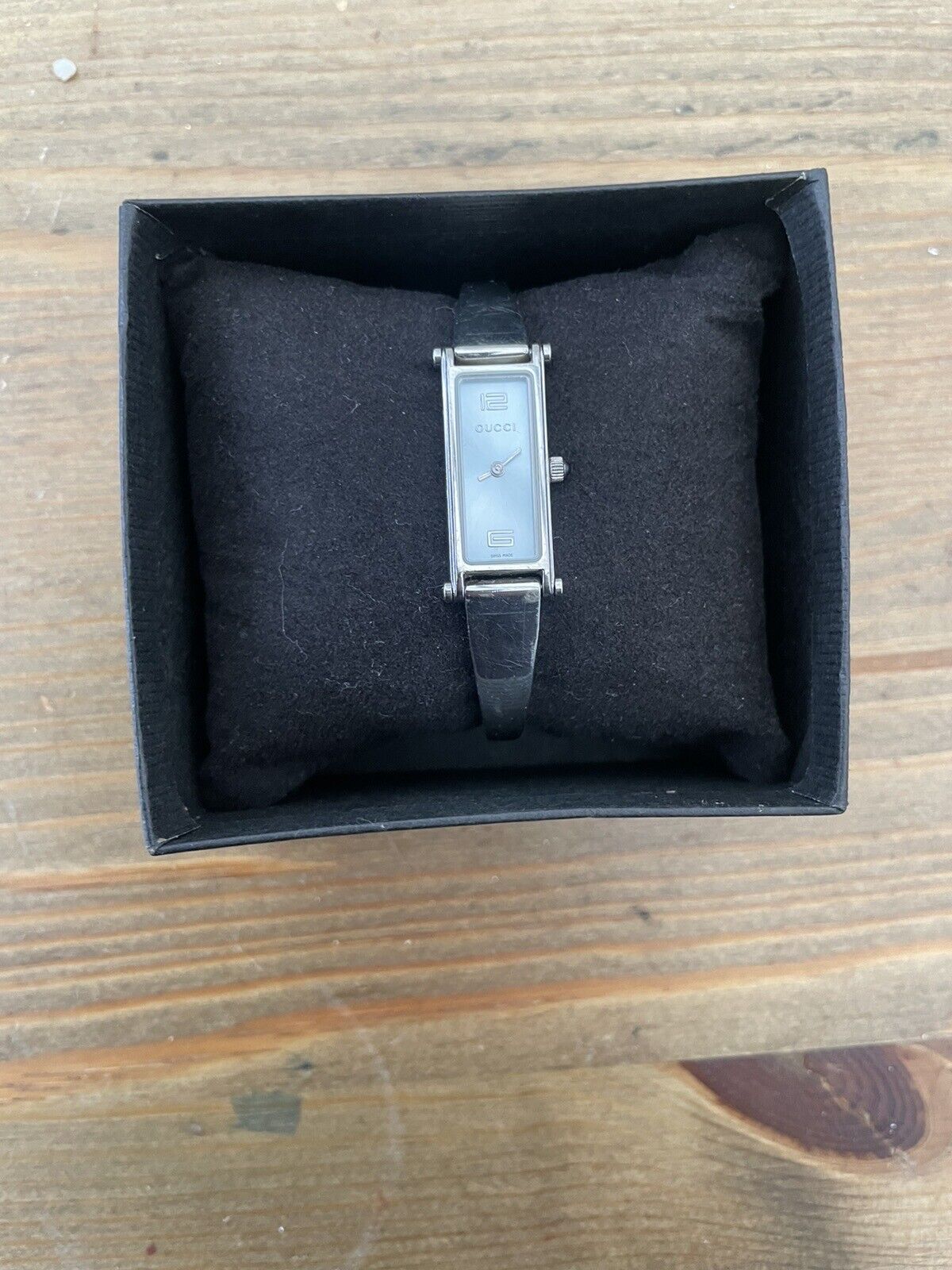 Genuine Silver Gucci 1500L Ladies Watch With Blue Dial