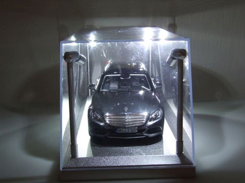 Scatola Trasparente Vetrina Illuminazione LED Argento per 1:18 Modellini Auto 4 - Foto 10 di 10
