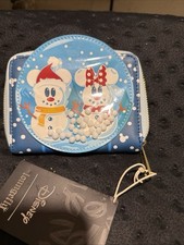 Cartera Loungefly Disney Muñeco de Nieve Mickey y Minnie Mouse Globo de Nieve Cremallera Alrededor