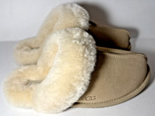 UGG Scuffette II Suede and Sheepskin Slippers -Sand- Women's 6 - NEW Damaged Bo