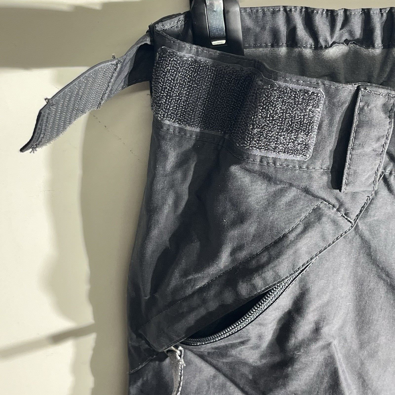 The North Face HyVent Snow Pants Men’s Small Cargo Waterproof Black Ski Winter