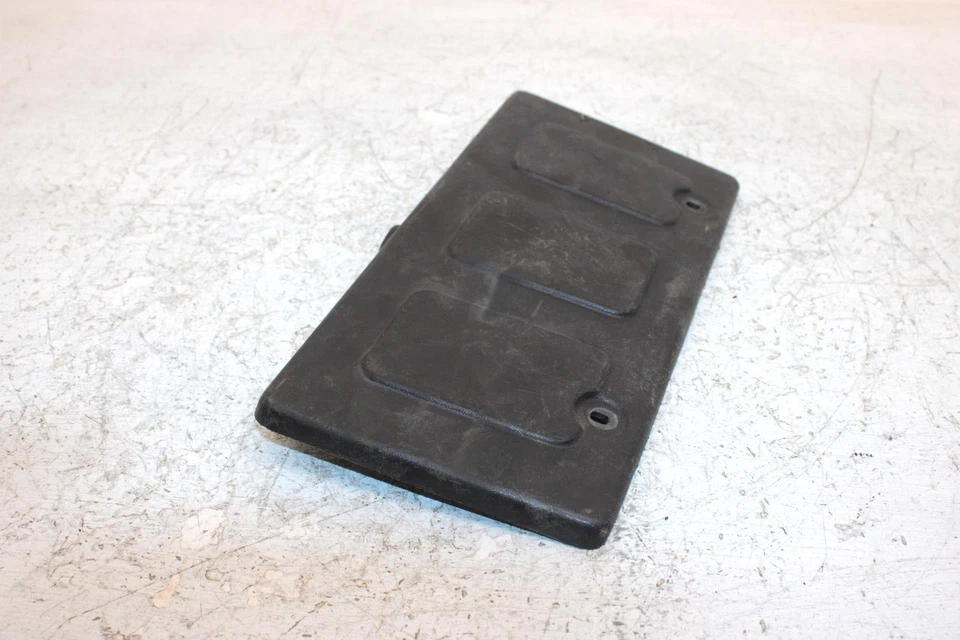 Suzuki Quadrunner 250 1998 OEM tapa de caja de herramientas trasera 63195-19B00 AS13 Foto 2 de 4