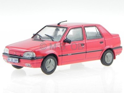 Dacia Supernova rot Ostalgie Modellauto in Vitrine 1:43