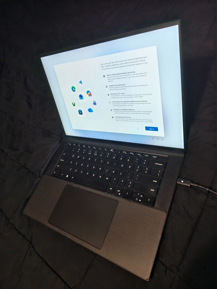 Dell XPS 15 9530 15.6" Full HD+ RTX 4050 Core i7-13700H 32GB RAM 1TB SSD - image 2 of 4