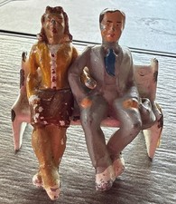 MANOIL BARCLAY 1940s LEAD MAN  WOMAN On Park Bench MINIATURE Model RR Train