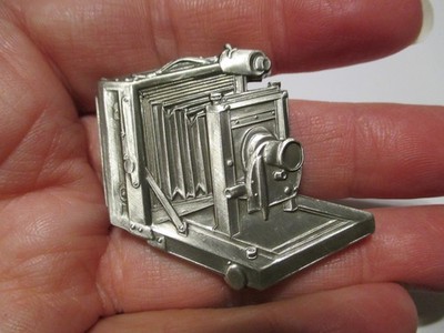 LE Limited Edition Caching Memories Geocoin Geocaching Photo Vintage Camera Coin