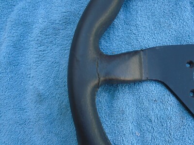 Steering wheel Model No. TYP V35 KBA 70068 MOMO MOMO