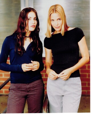 Carly Pope Leslie Bibb 8x10 photo #Y5127