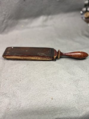 VINTAGE HAND HELD RAZOR LEATHER STROP MARKED ''ECHT WILD-JUCHTEN''